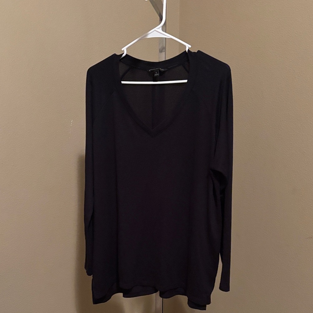 Banana Republic Black Long Sleeve V-Neck Top